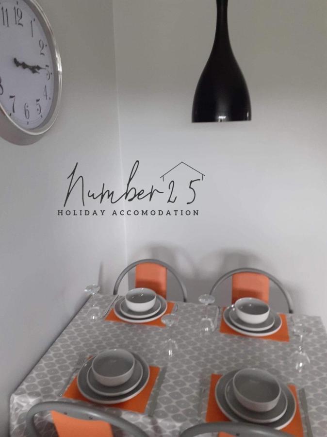 Number 25 Self Catering Apartments Ederney Ardess Exteriör bild