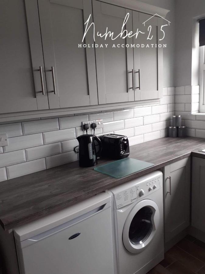 Number 25 Self Catering Apartments Ederney Ardess Exteriör bild